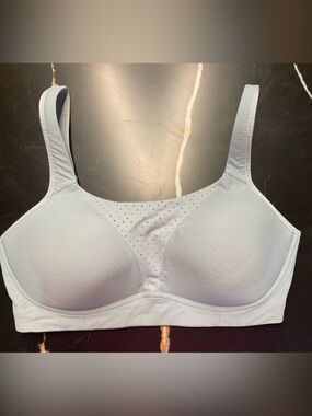 Lululemon. 36DD. Light Blue/grey Seamless Full-Coverage Wireless Bra